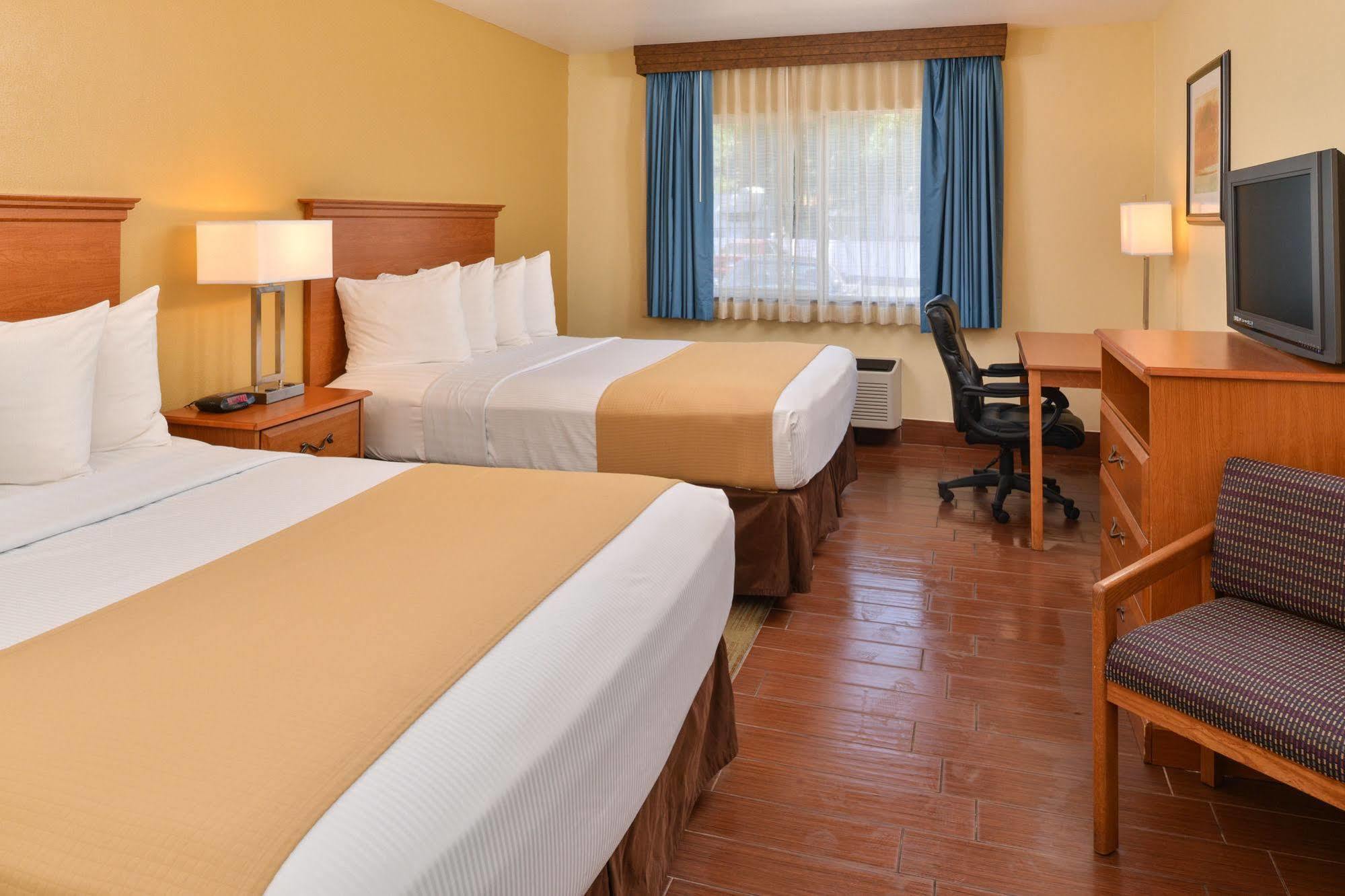 Best Western Kiva Inn Fort Collins Zewnętrze zdjęcie
