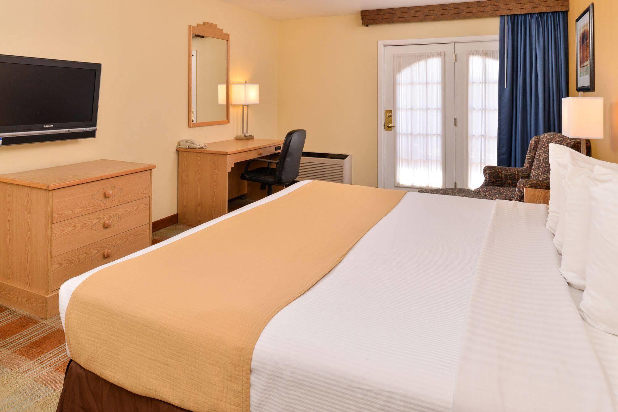 Best Western Kiva Inn Fort Collins Zewnętrze zdjęcie